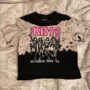 Kiss bleach black graphic-T